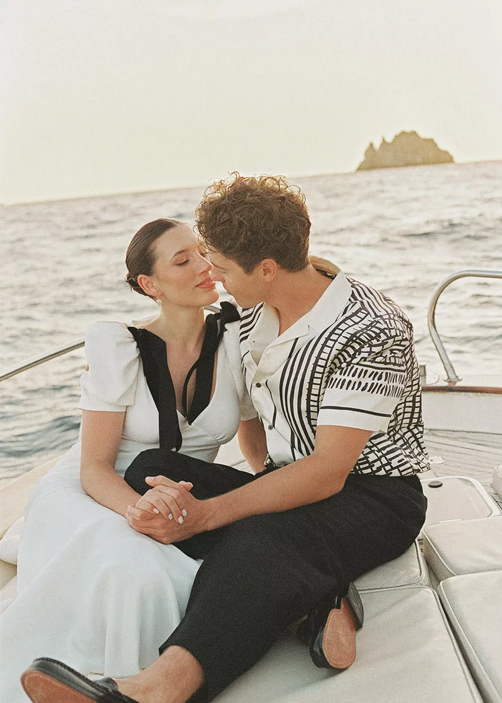 Wedding couple boat tour in Praiano