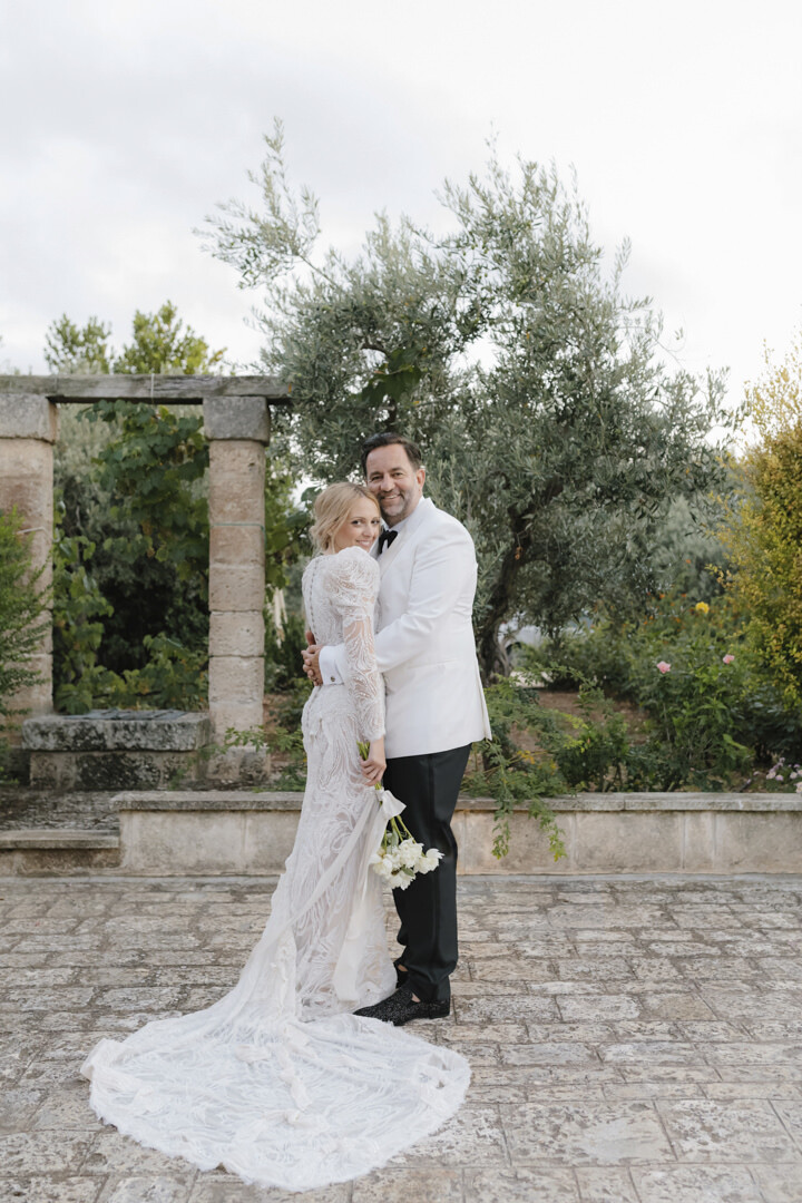 Portrait of the bridal couple in Ostuni