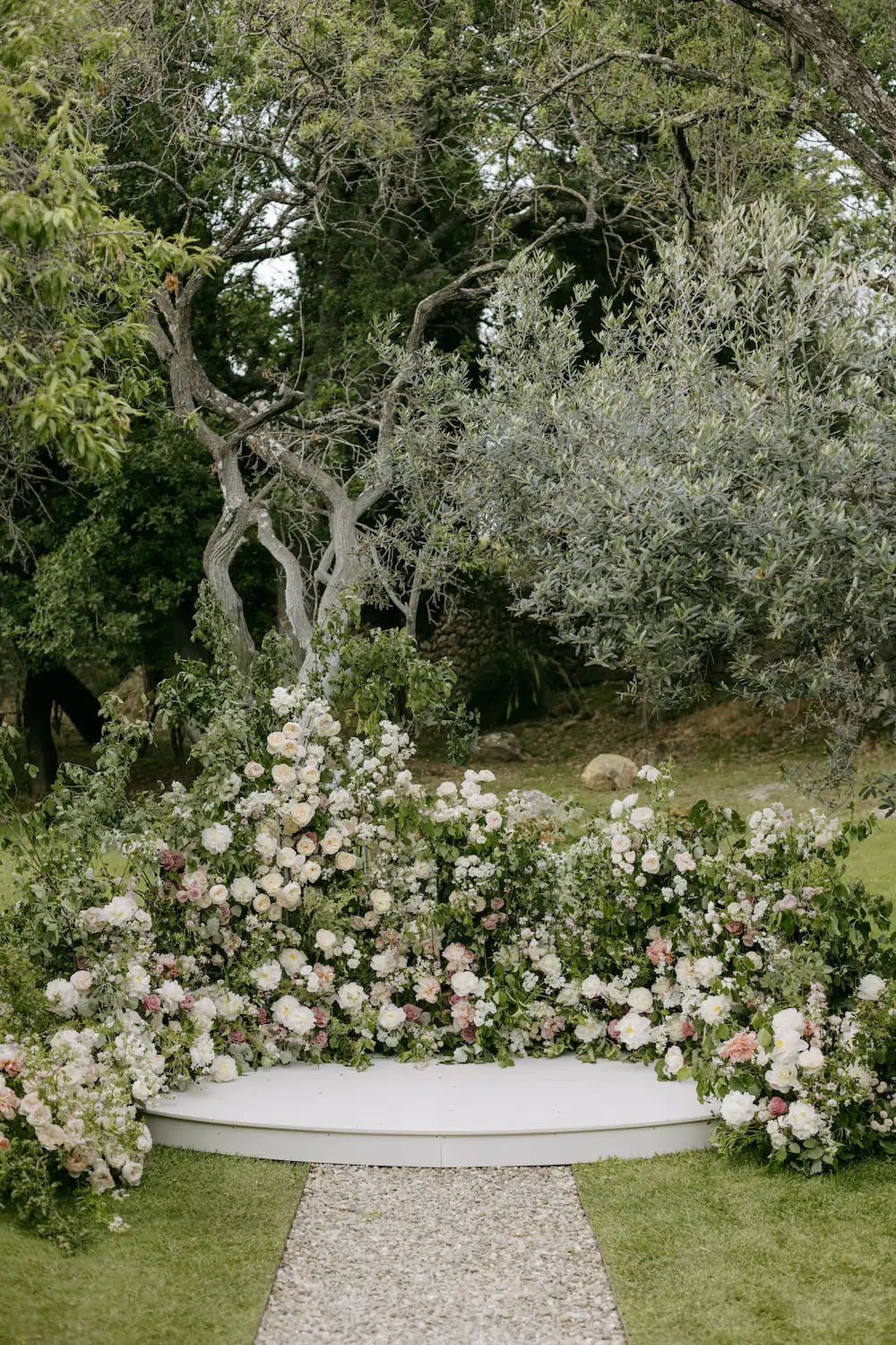 Castello Di Vicarello Tuscany Wedding Altar Decor