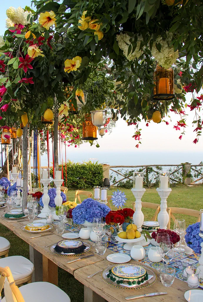 Flowers-and-lanterns-for-welcome-dinner-cover