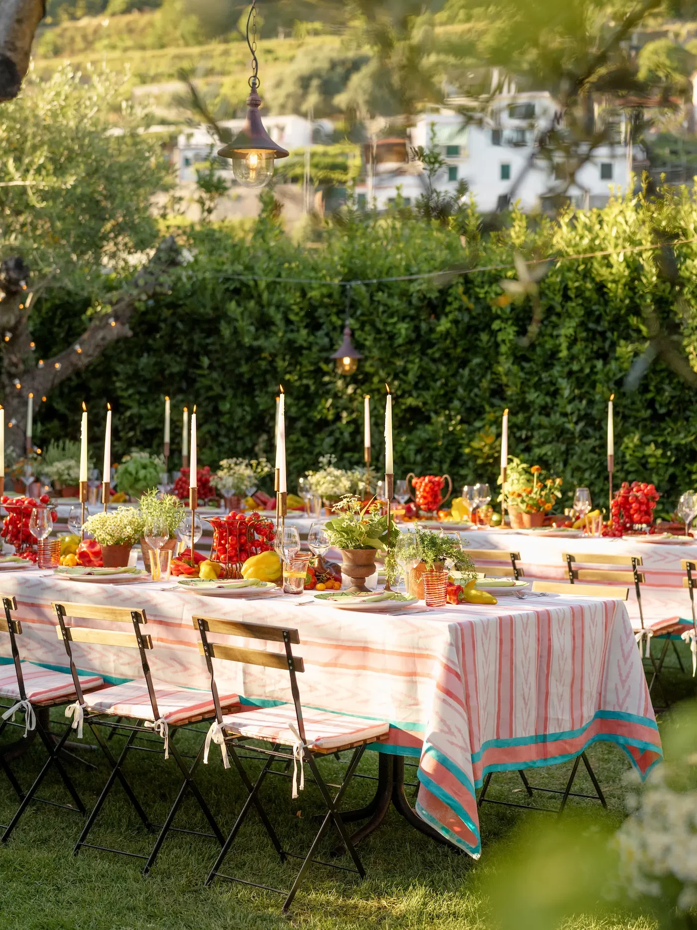 welcome dinner garden tablesetting and decorations in ravello