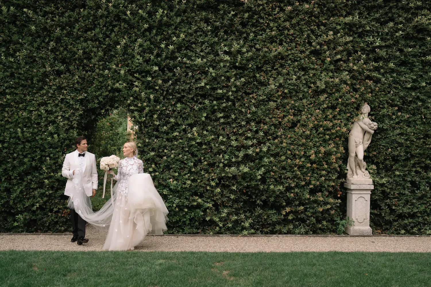 newlyweds portrait in Villa Balbiano gardens on Como Lake