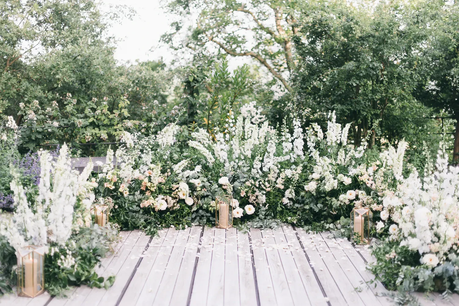 Flower decorations for outdoor wedding ceremony